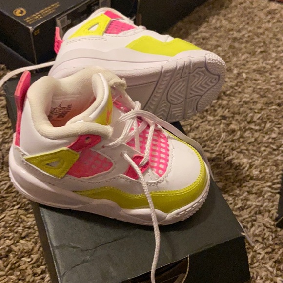 Jordan 4 retro SE - Picture 1 of 3